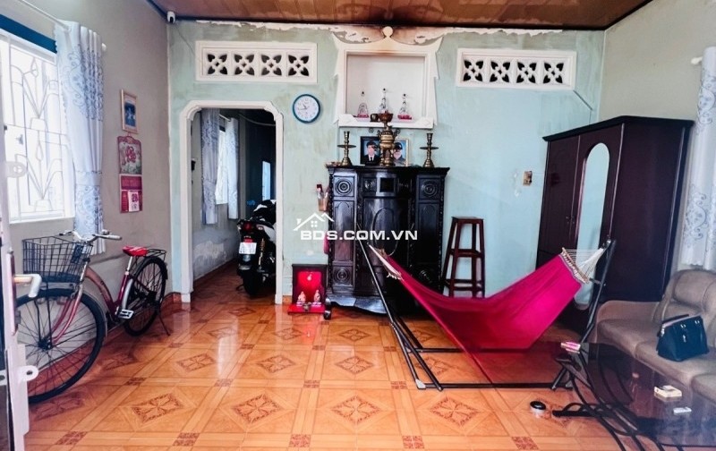 Bán nhà mặt phố Phường Phước Long (Hiệp Phú, Q.9 cũ) ngang 6m, DT 95m2, 1 trệt, 2PN. Sổ hồng, giá 6.99 tỷ. LH: 0933125879